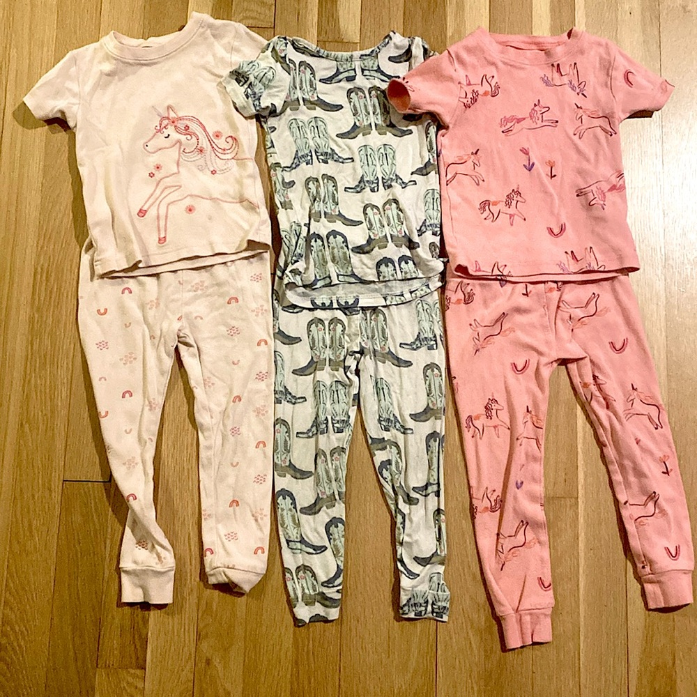 3 pajamas size 3T: Pink Chicken (1) Carters (2)